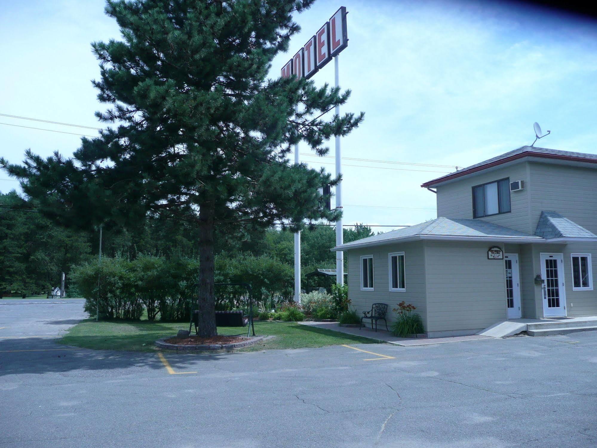 Motel Marie-Dan Sainte-Eulalie Exterior photo